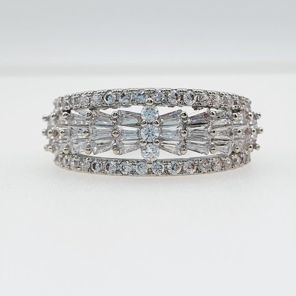 💞  925 Silver Plated 4A Round Cut CZ Ring for Women, FB16FA1169 - Picture 4 of 4